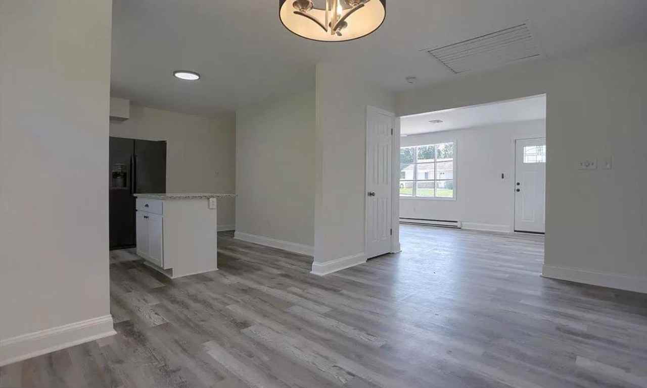 1140 Loop Dr - Photo 4 of 21