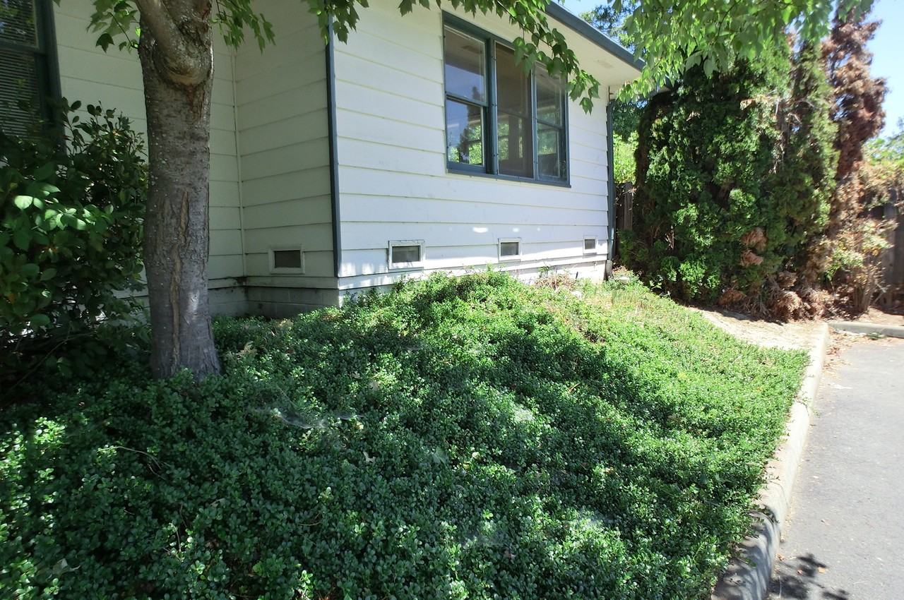 1912 Ne Fairview Ave - Photo 2 of 6