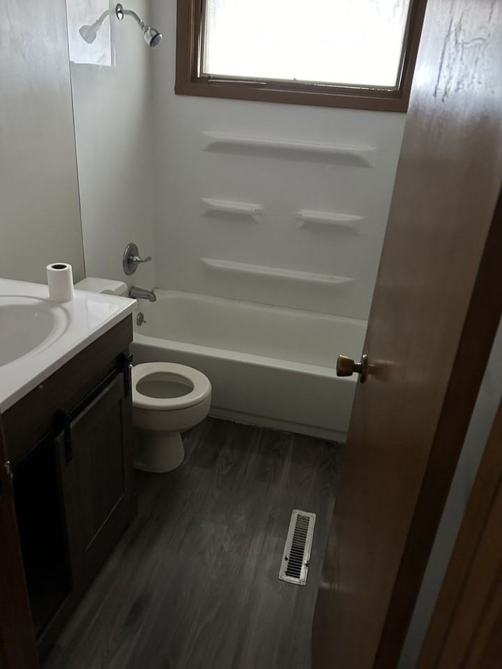 1609 D Street - Photo 3 of 8