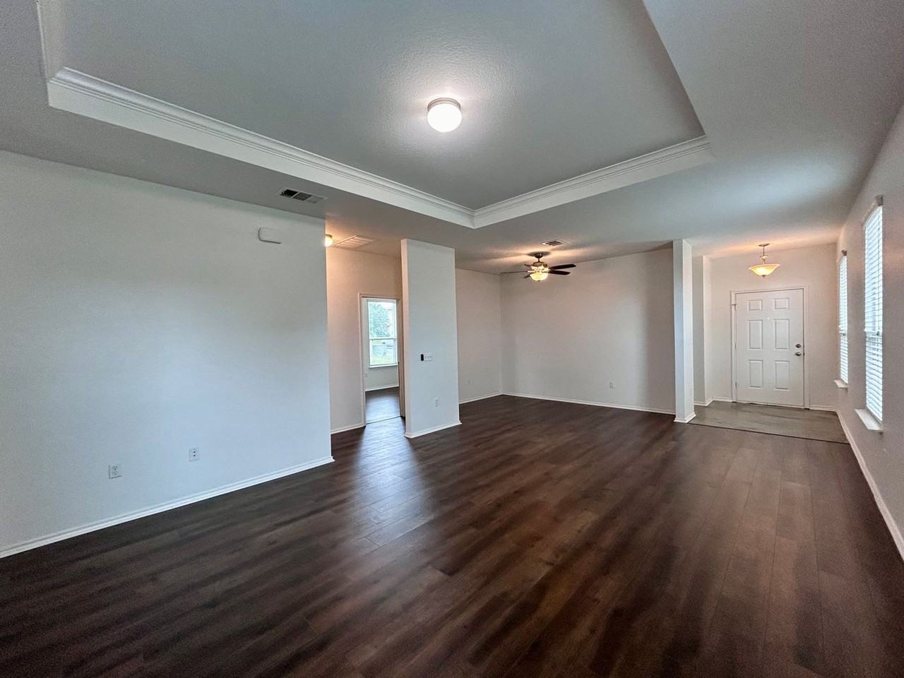 9117 Southwick Dr - Photo 4 of 22