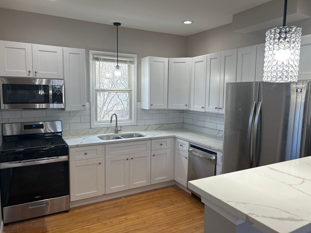 2206 Johnson St Ne - Photo 2 of 3