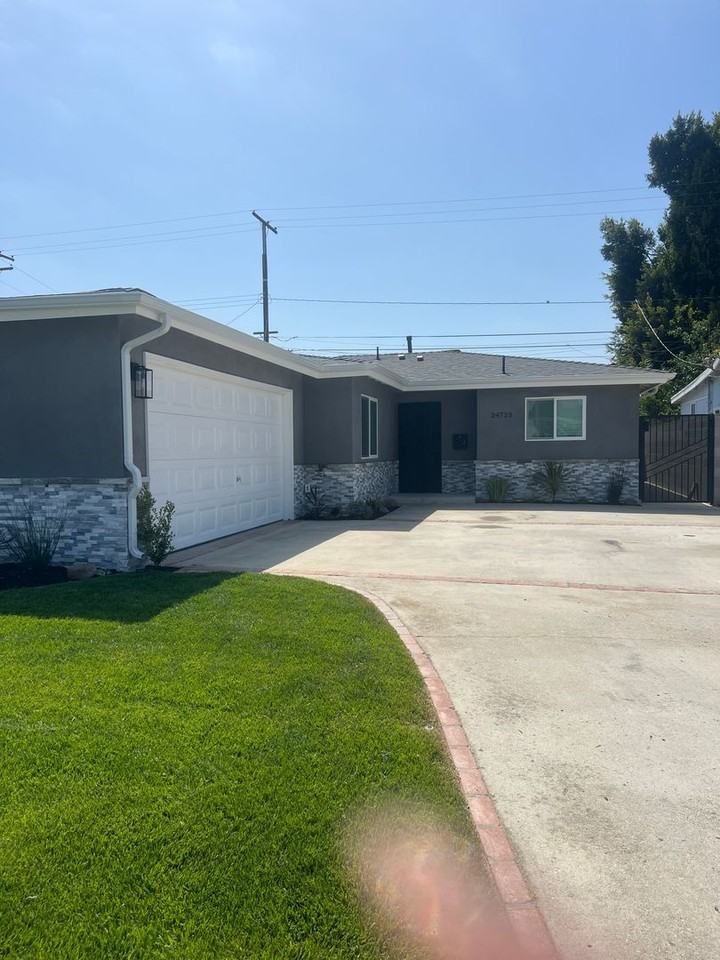 24723 Fries Ave - Photo 2 of 21
