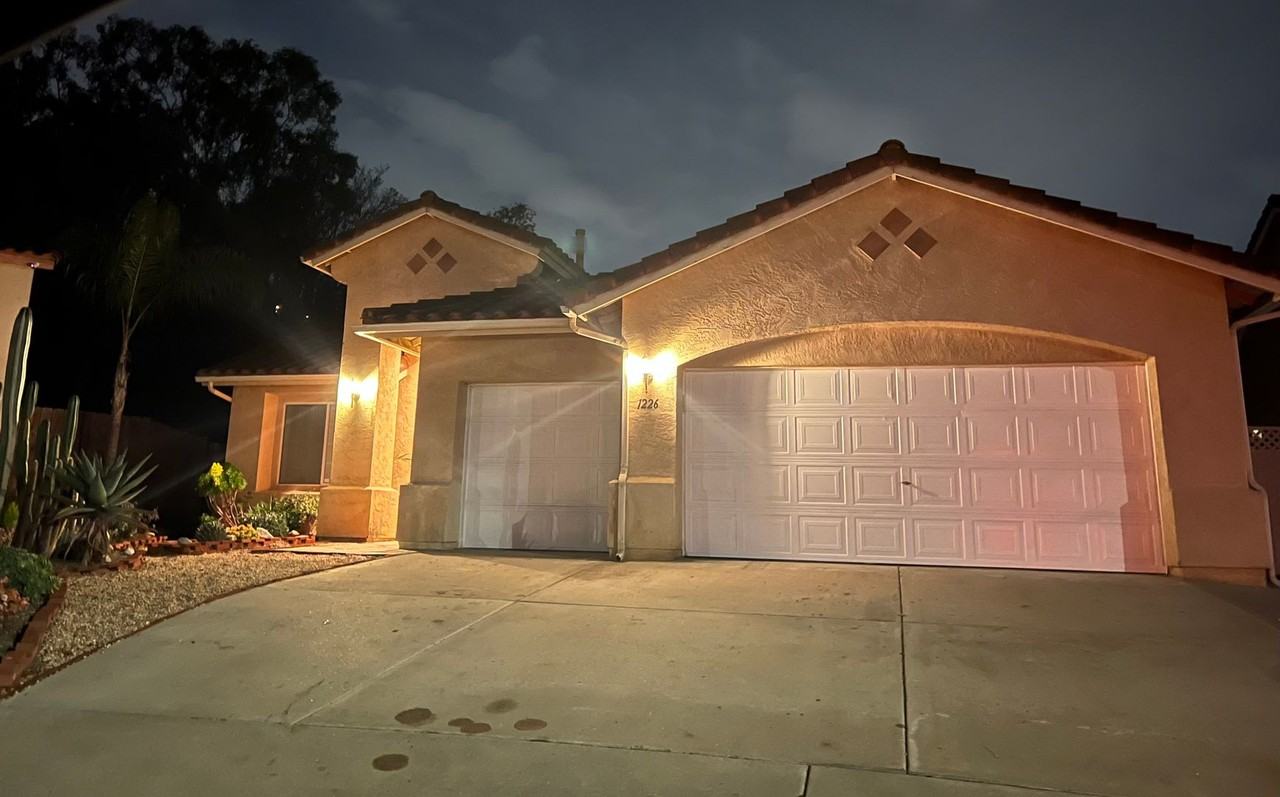 1226 Rathmoor St - Photo 2 of 39