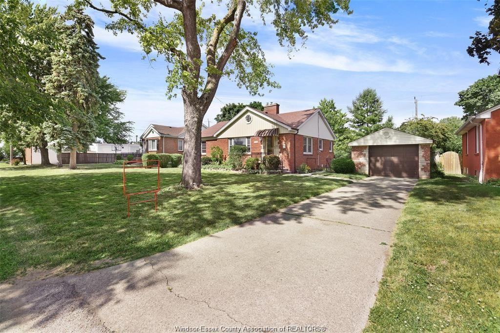 2432 Buckingham Drive - Photo 2 of 22