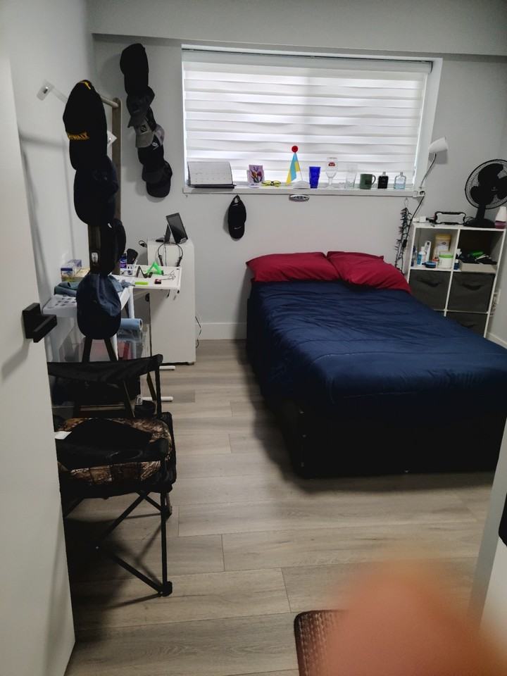 East Kent Avenue North - Photo 4 of 11