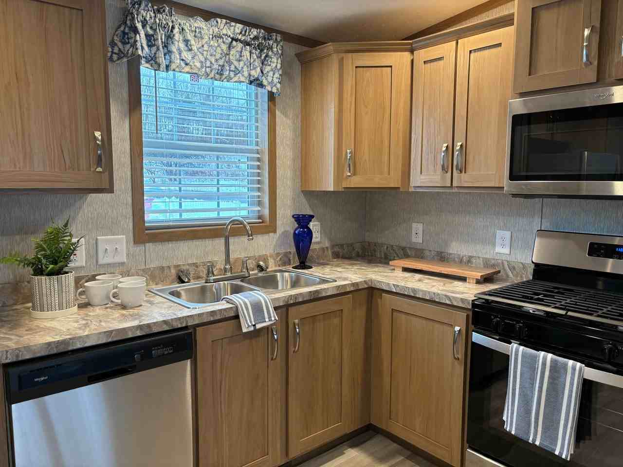 Adirondack Ridge - Photo 2 of 12