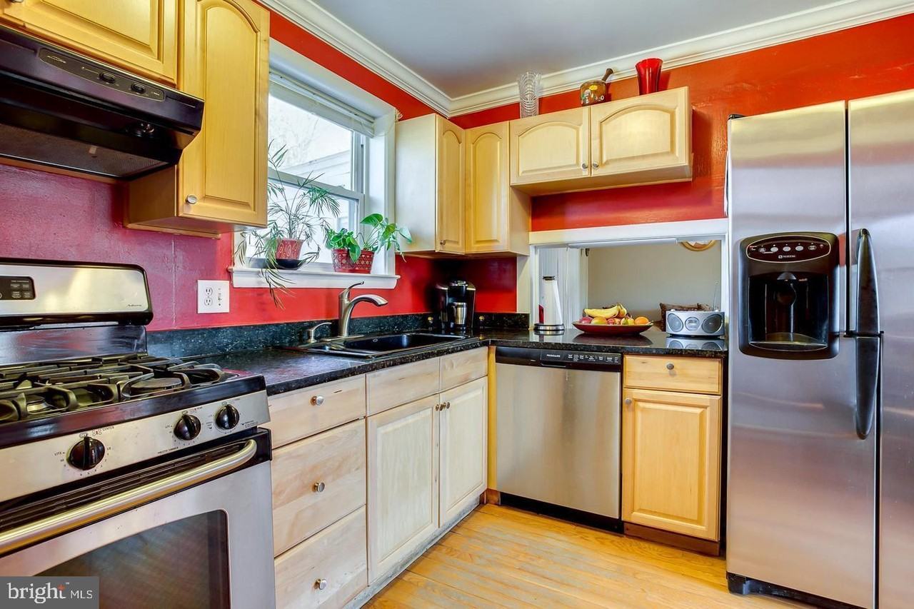 8304 Mcneil St - Photo 3 of 29