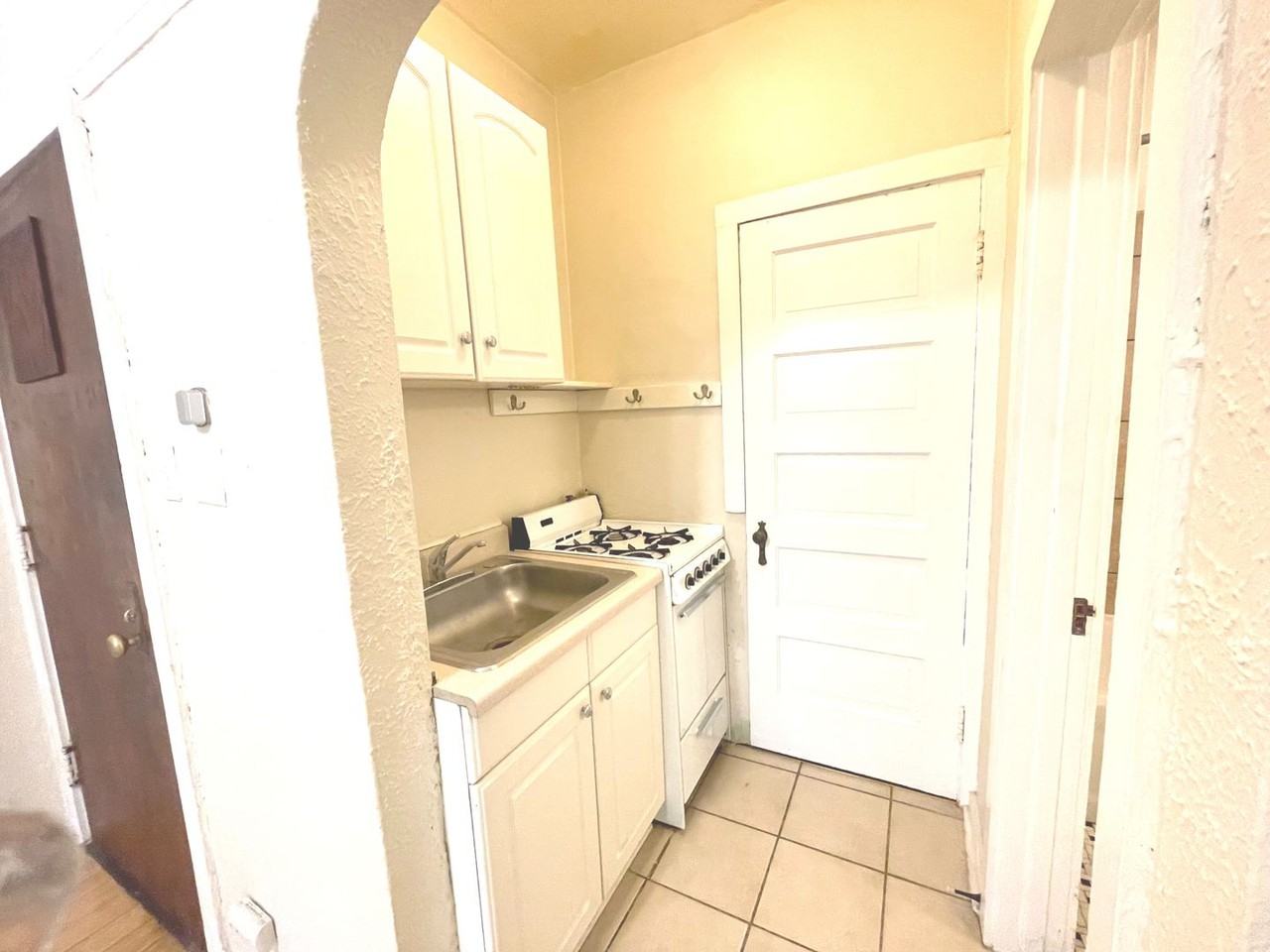 1503-15 E Kane Pl - Photo 5 of 43