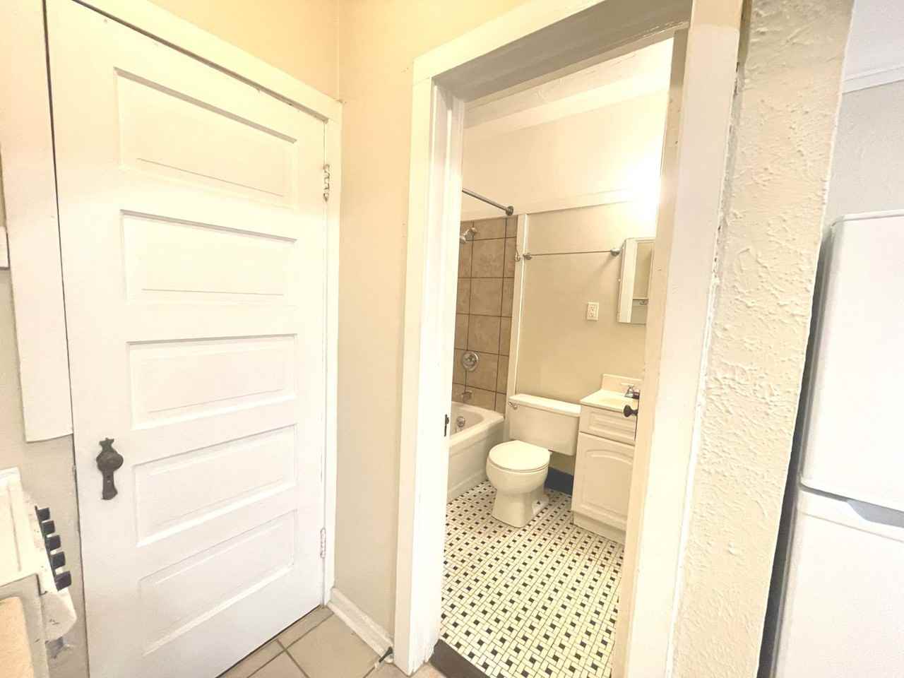 1503-15 E Kane Pl - Photo 6 of 43