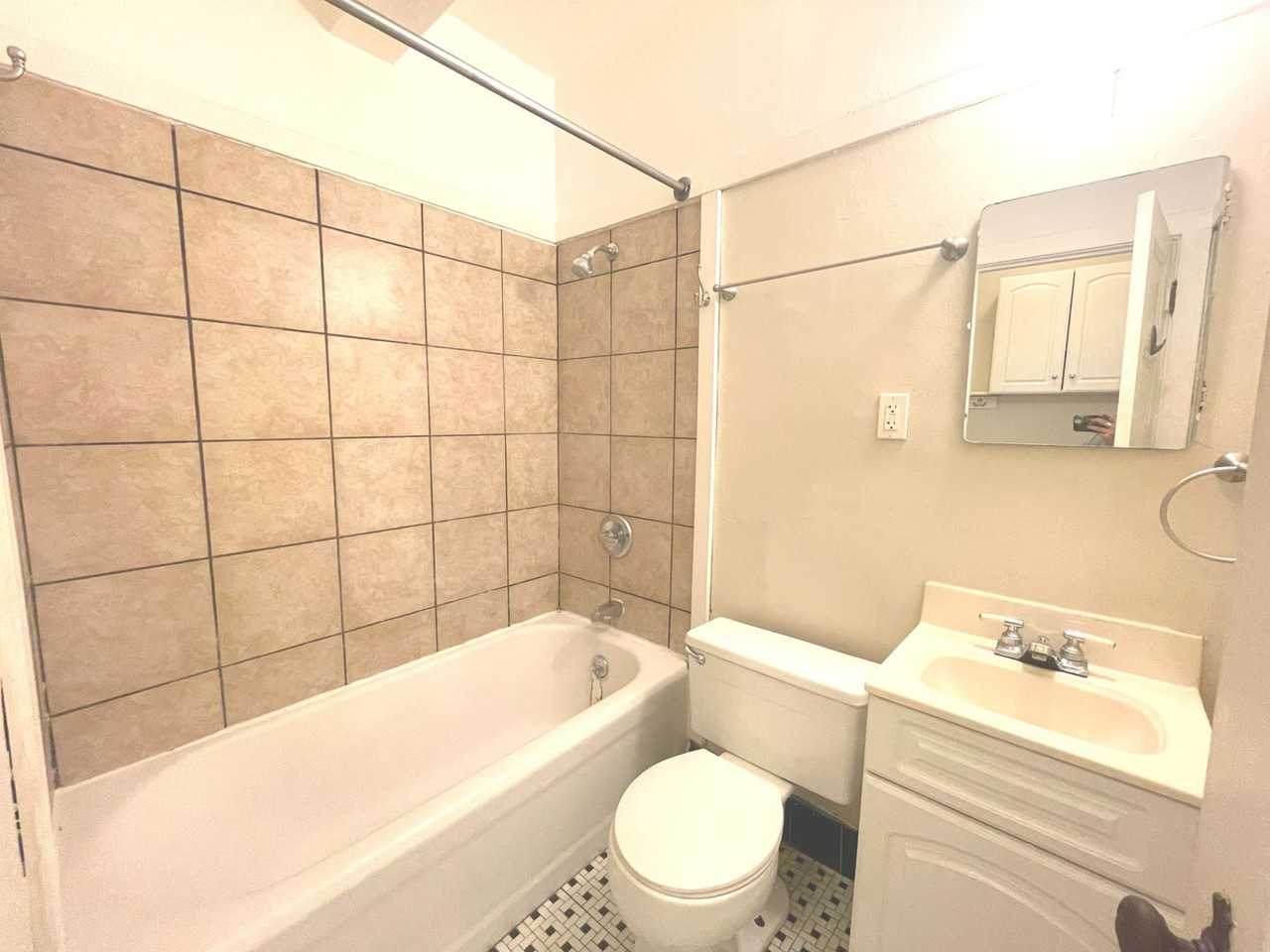 1503-15 E Kane Pl - Photo 7 of 43