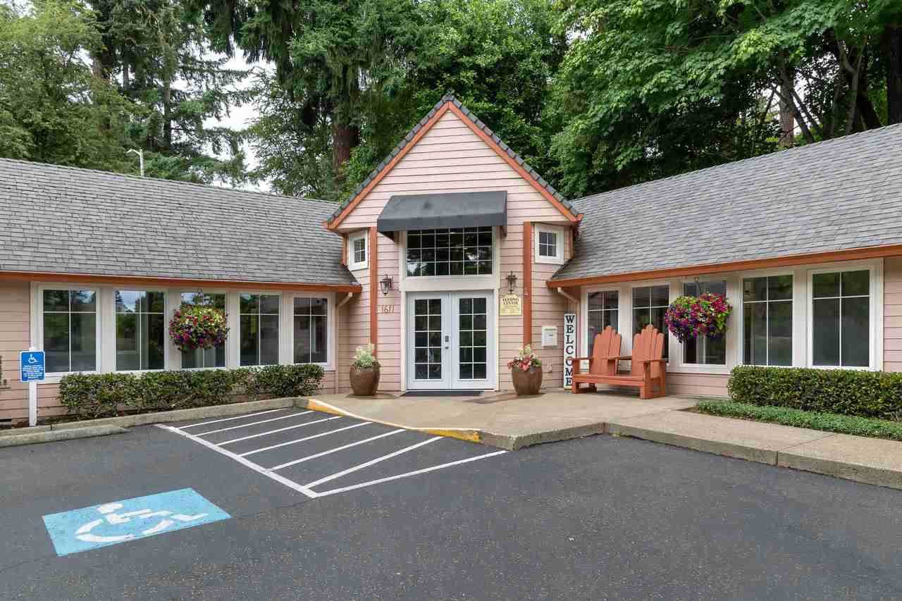 10300 Se Waverly Ct #101