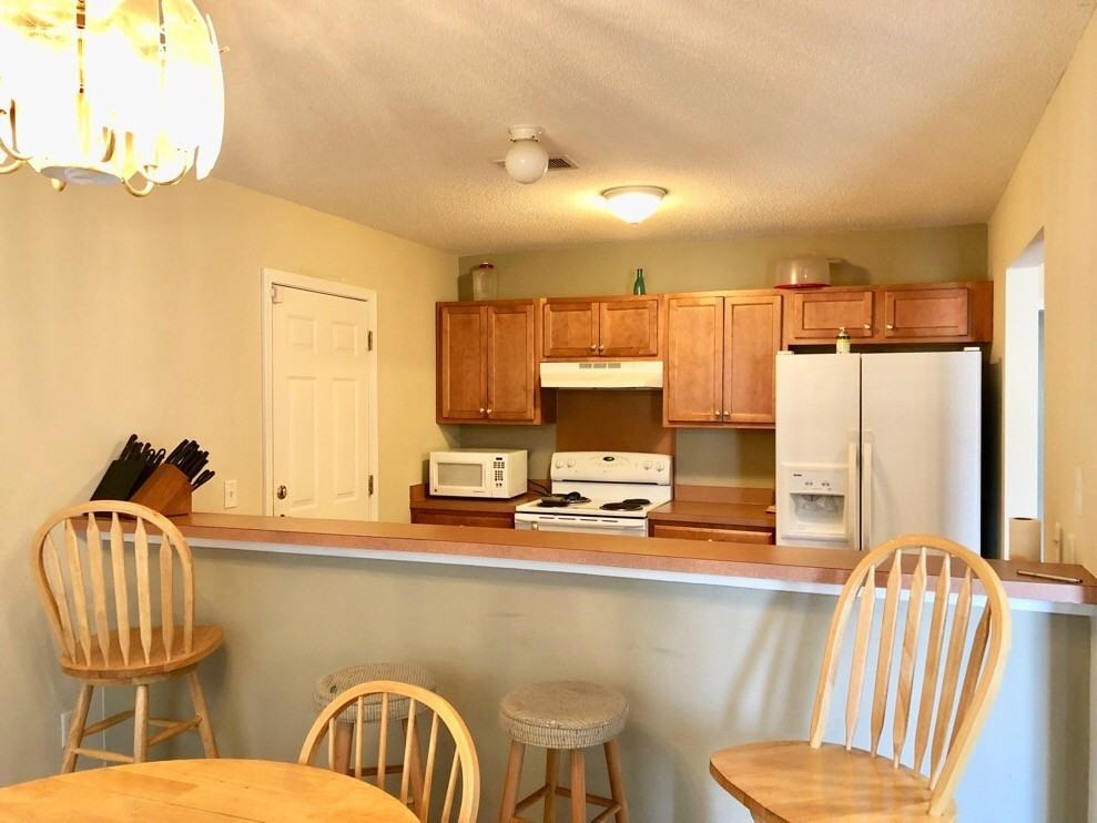 422 Stephanie Dr - Photo 3 of 13