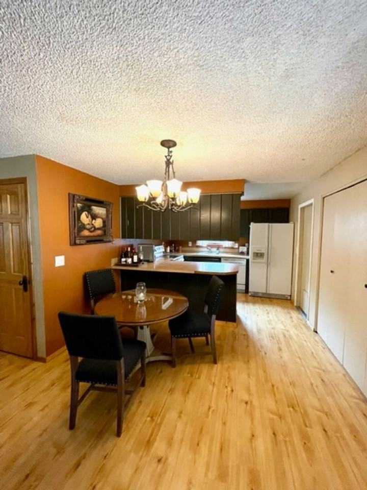 1339 Nw Milwaukee Ave - Photo 5 of 19