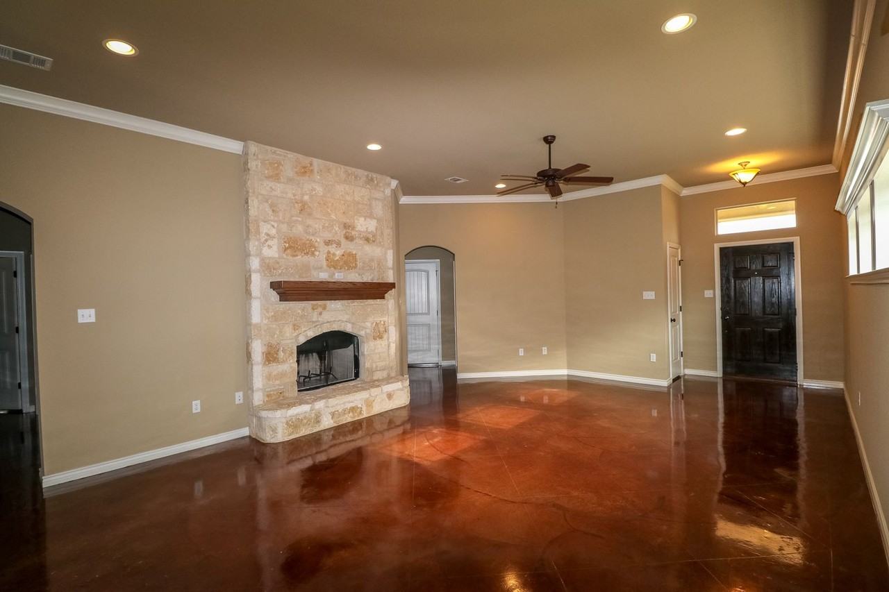 3001 Stallion Dr - Photo 4 of 29