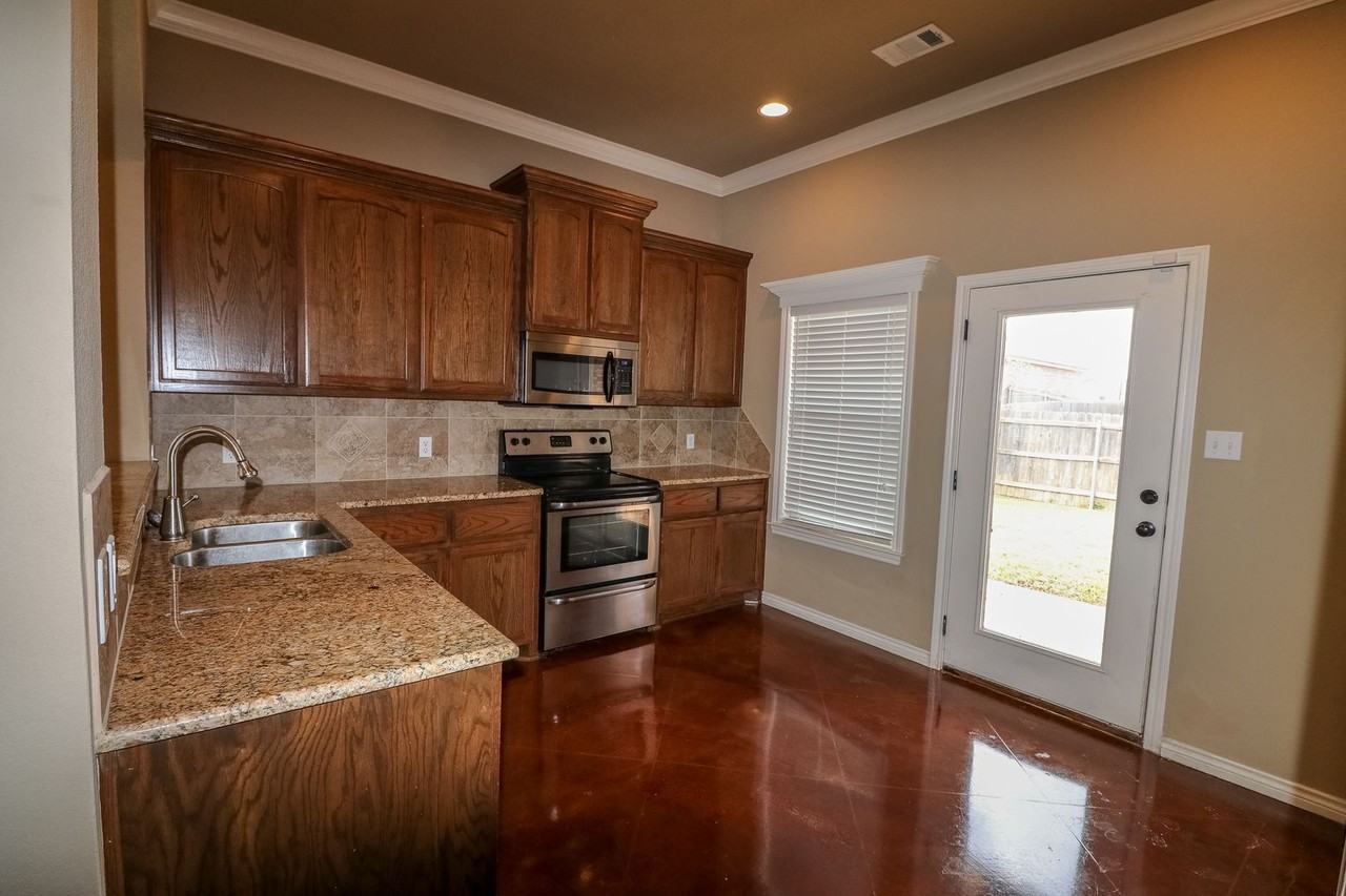 3001 Stallion Dr - Photo 7 of 29