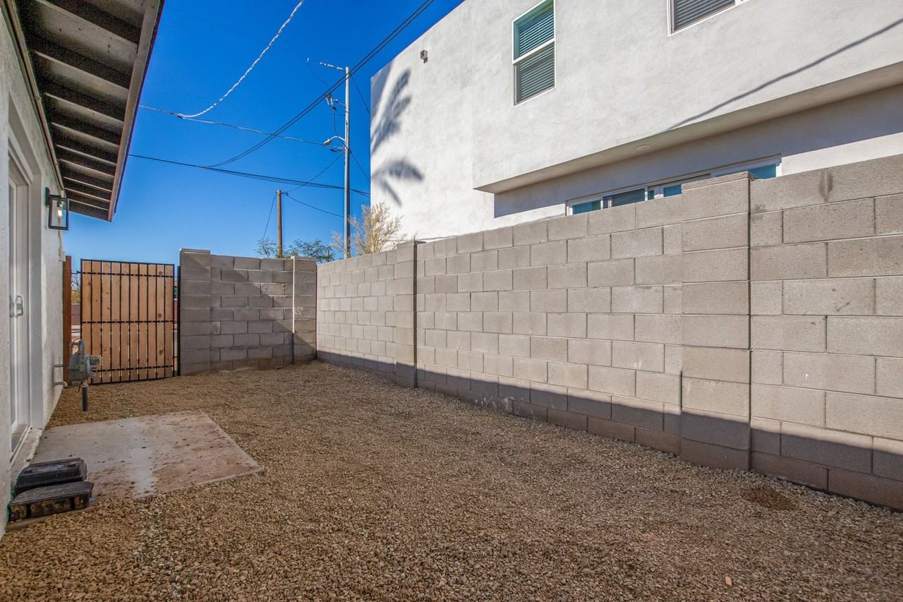 4410 N 14th Street - Photo 4 of 38