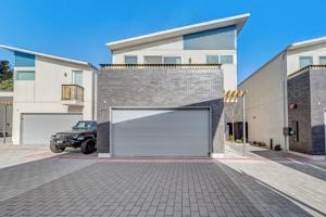 featured image of 1166 Holly Ave #12