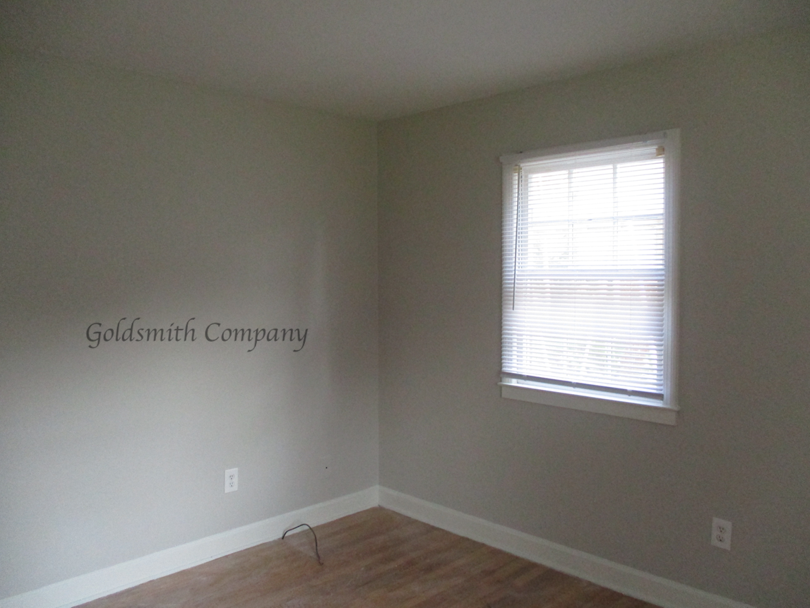 13 Lorena Dr - Photo 5 of 7