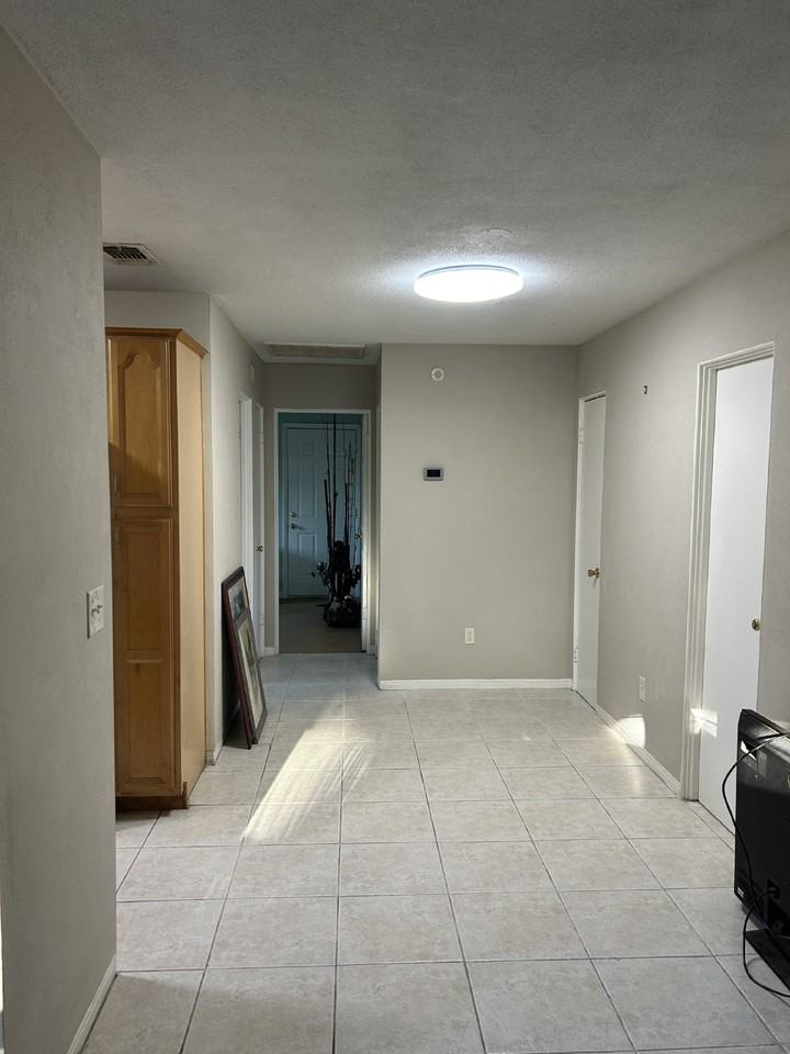 4905 Union St N - Photo 3 of 13