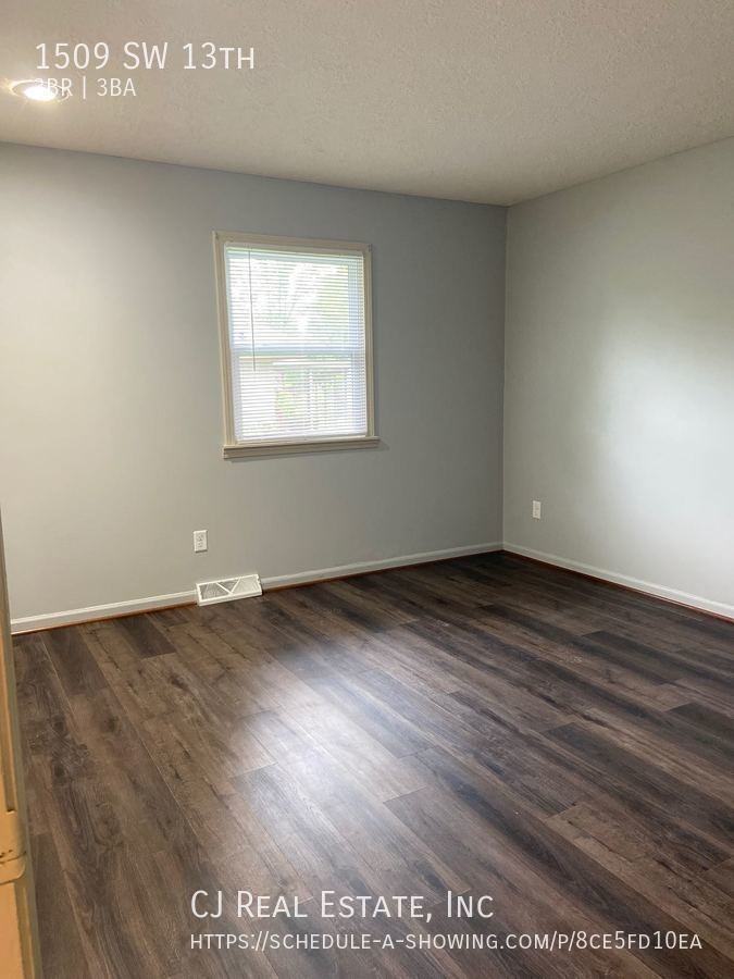 1509 Sw 13th St - Photo 4 of 9