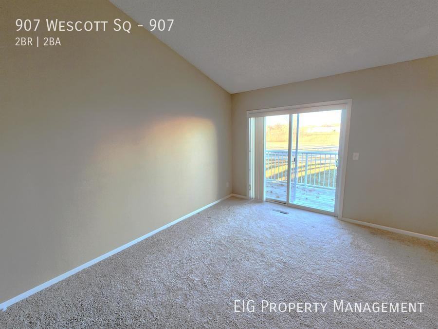 907 Wescott Sq #907 - Photo 3 of 26