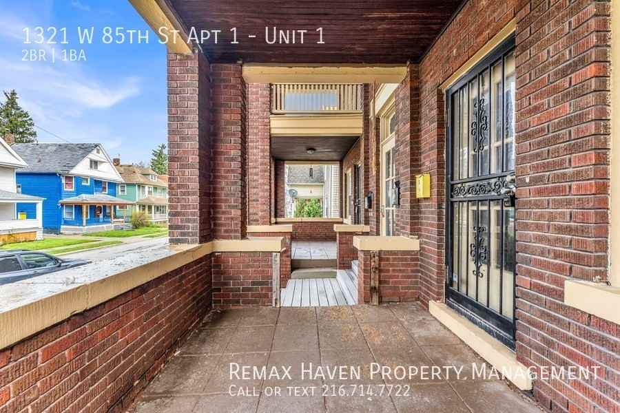 1321 W 85th St Apt 1 #1 - Photo 3 of 26