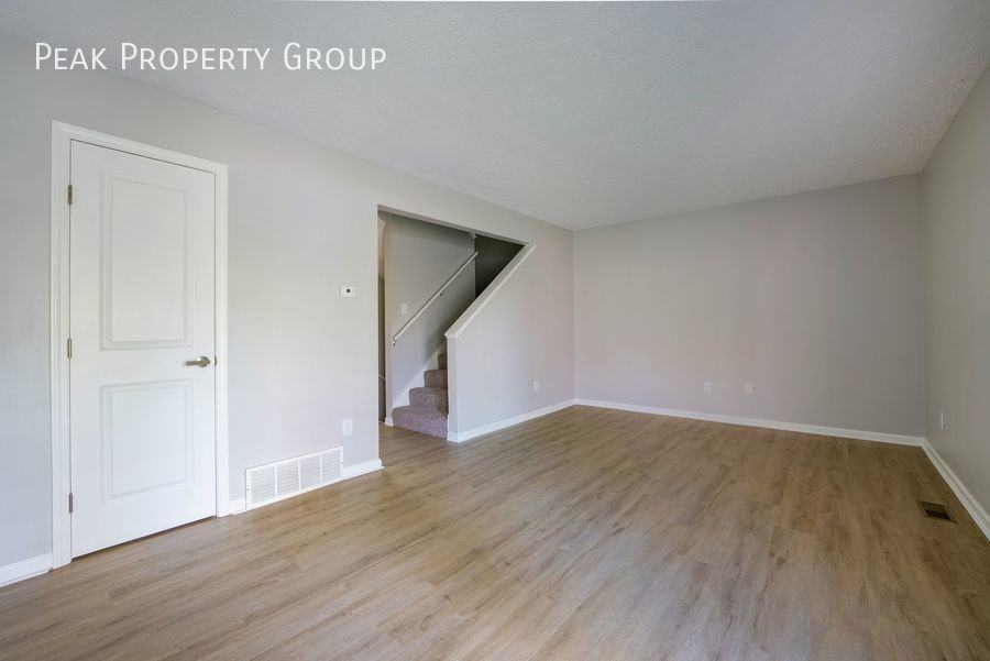 3164 Griggsview Ct - Photo 3 of 16