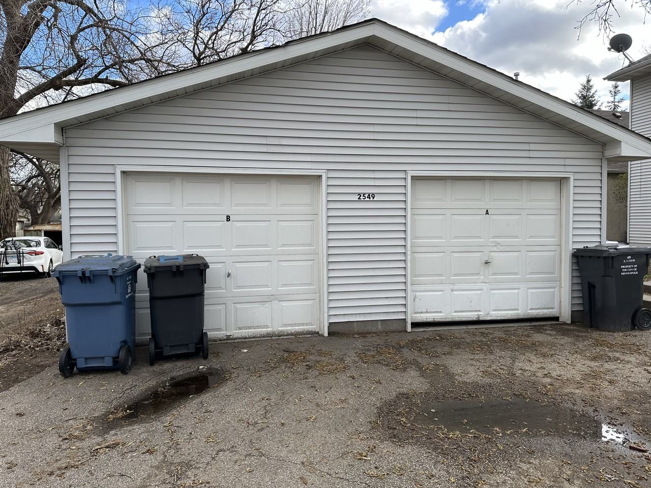 2549 4th St Ne #B - Photo 2 of 10