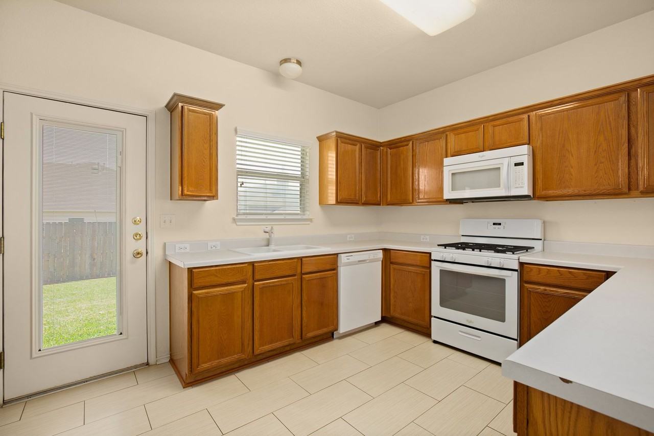 148 Pecanwood N - Photo 3 of 23