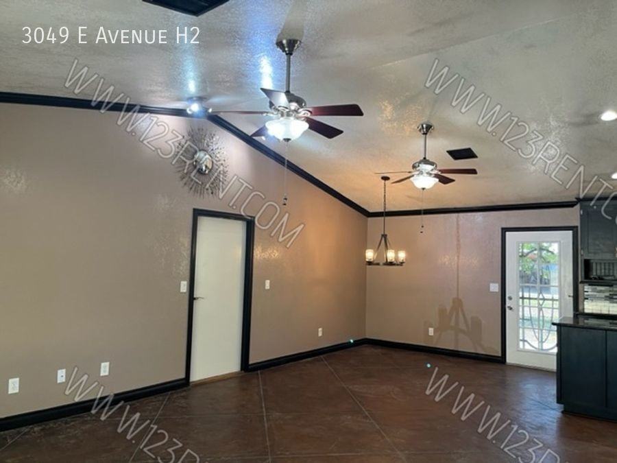 3049 E Avenue H2 - Photo 2 of 16