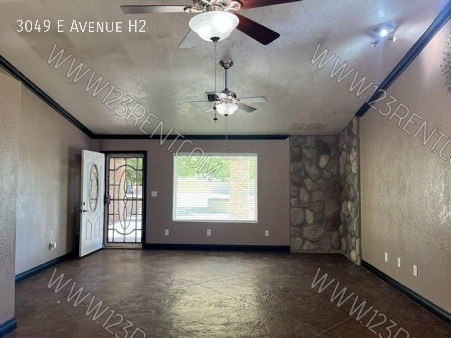 3049 E Avenue H2 - Photo 3 of 16