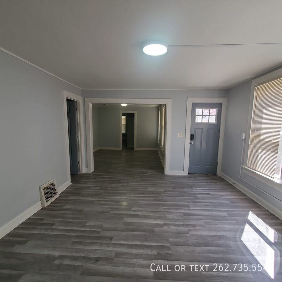 2204 Saint Clair St - Photo 2 of 19