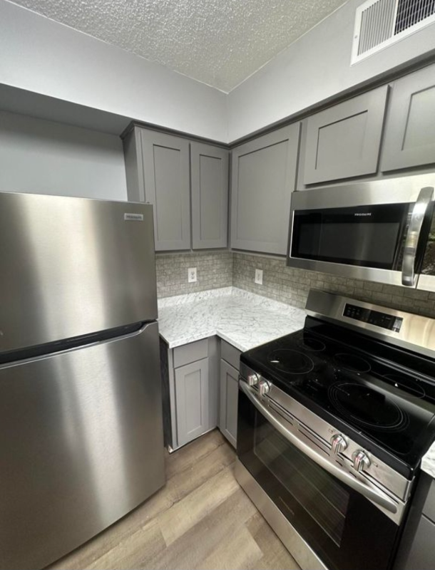 120 Luden Dr #D - Photo 3 of 12