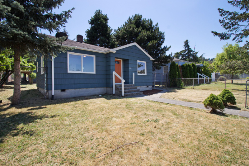 1622 E 31st St - Photo 2 of 18