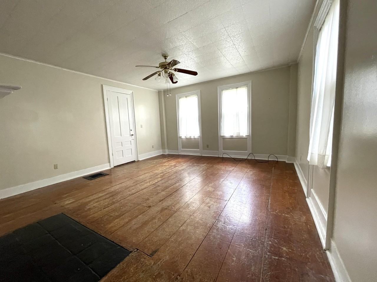 43 N Main Street - Photo 4 of 9