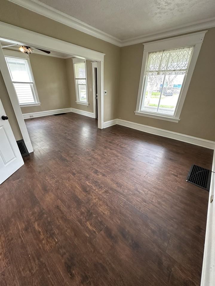 708 4th Ave S #1 - Photo 4 of 28