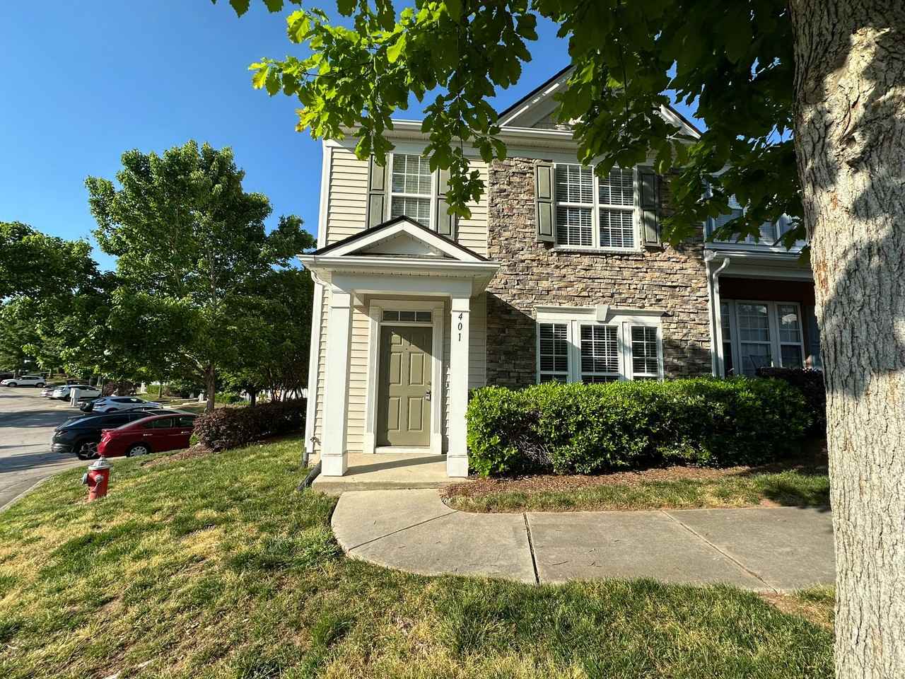 401 Walnut Woods Dr #1