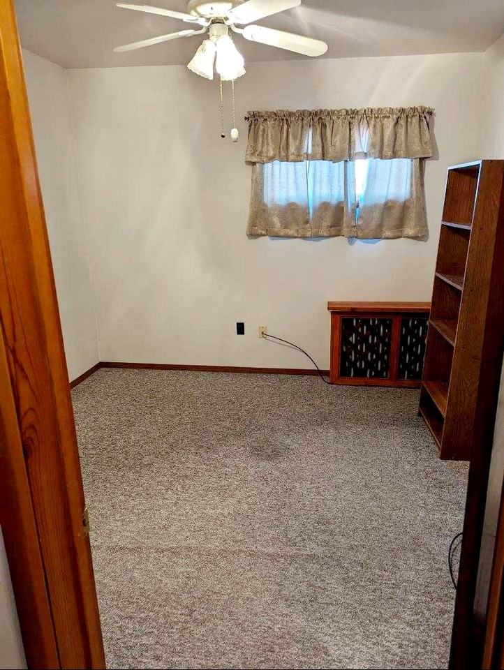 718 Hannah Street - 2apt 2 #2 - Photo 2 of 7