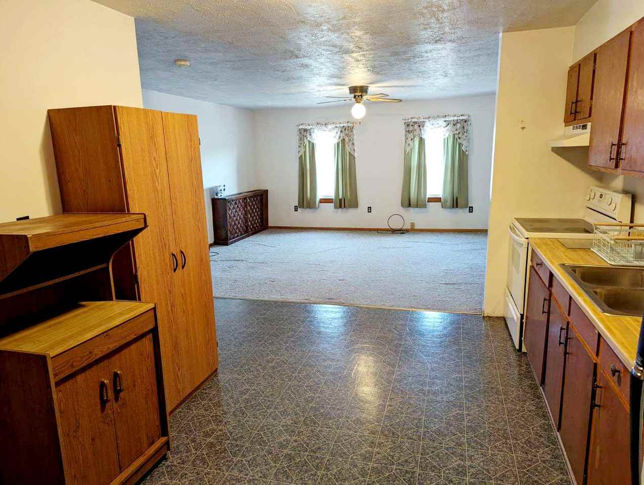 718 Hannah Street - 2apt 2 #2 - Photo 5 of 7