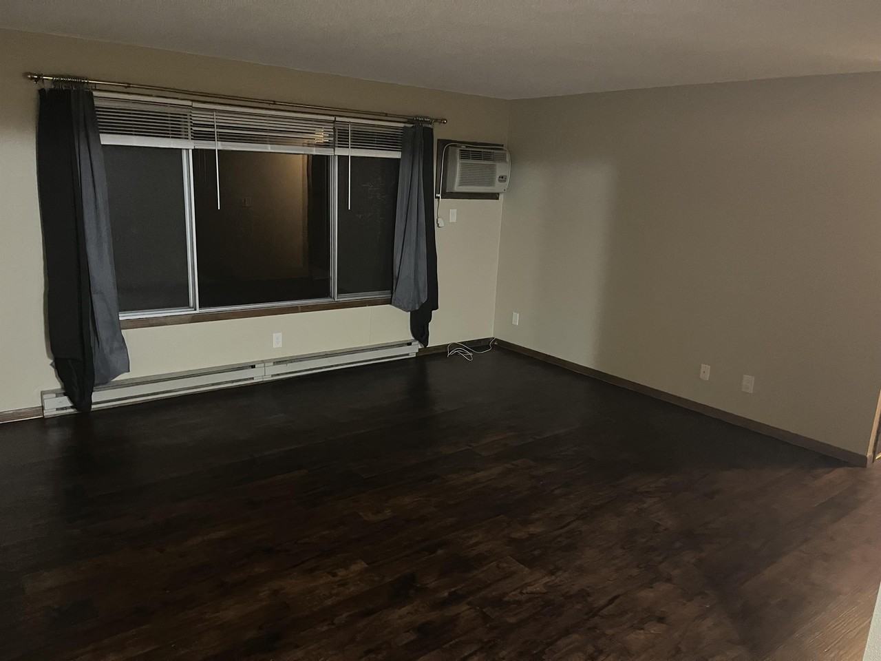 1127 College St #7 - Photo 4 of 10