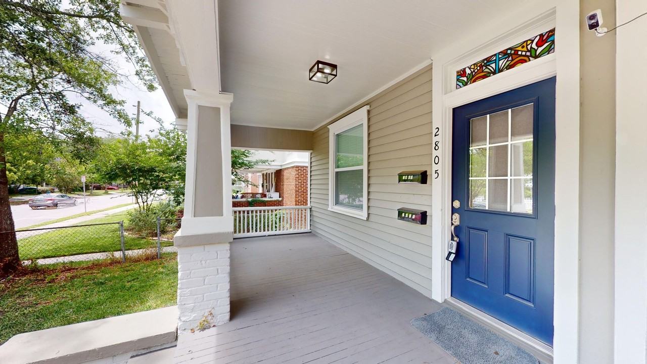2805 College St - Photo 2 of 21