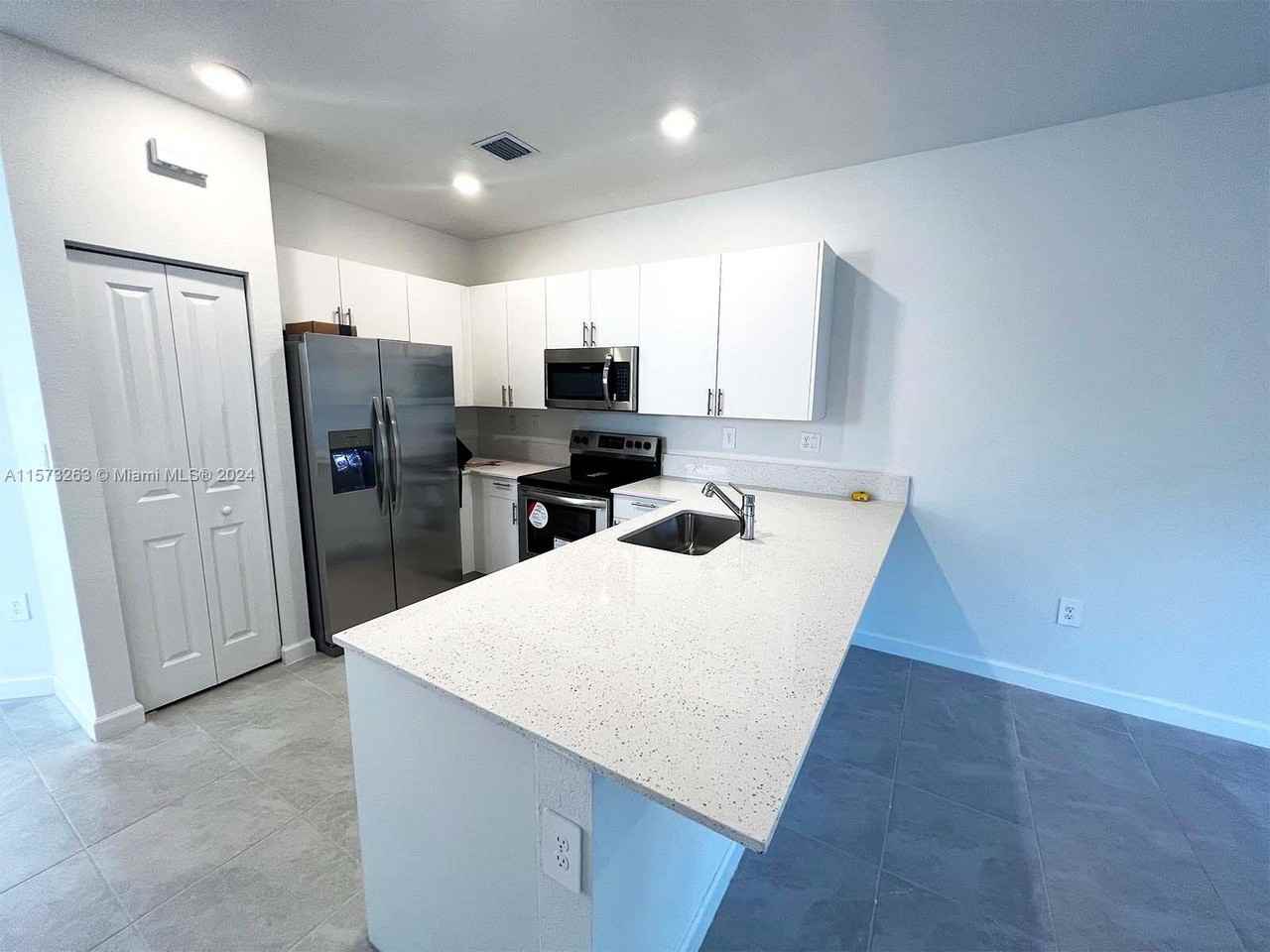 24600 Sw 119th Pl - Photo 3 of 8