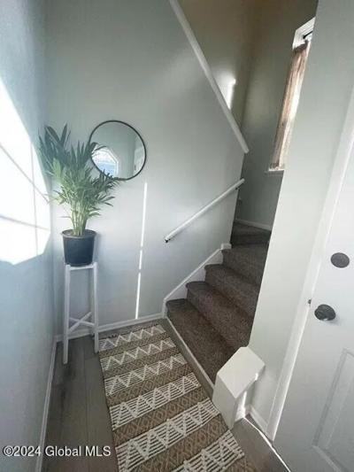 1423 Hampton Place Blvd - Photo 3 of 20
