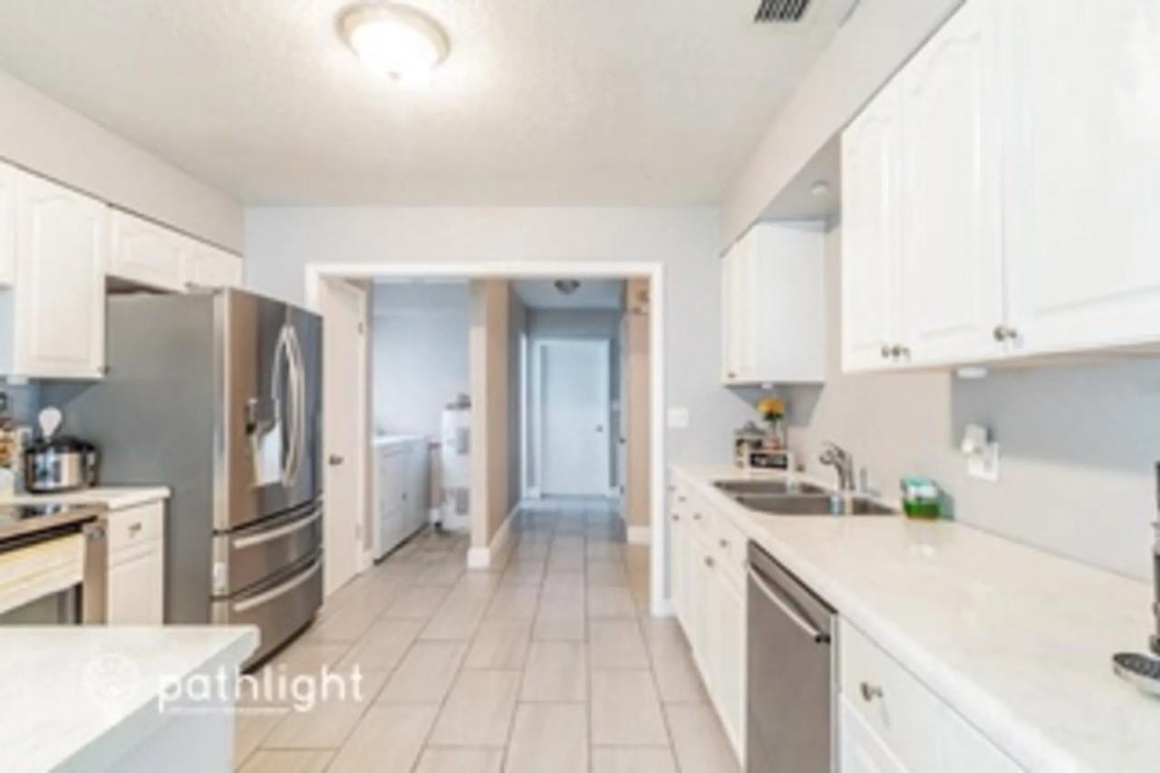 1231 W 9th St - Photo 2 of 13