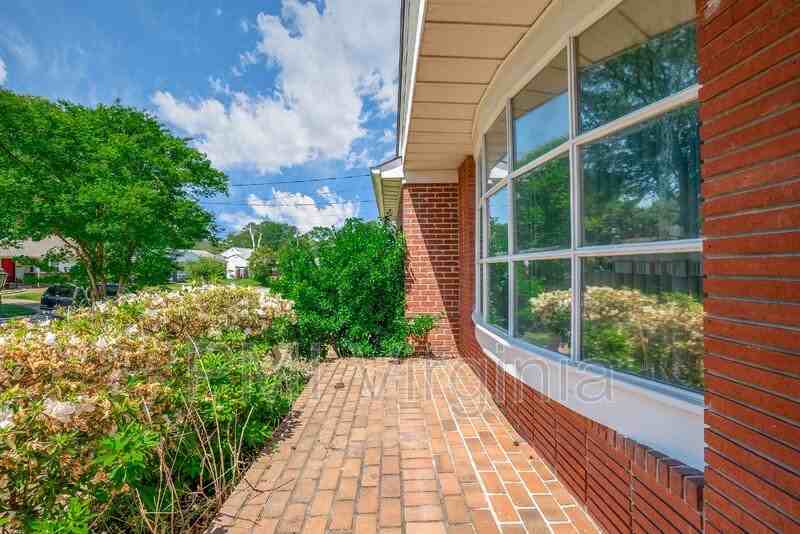 7412 Gardner Dr - Photo 3 of 34