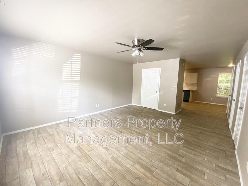 1526 N Addington Ave - Photo 7 of 14