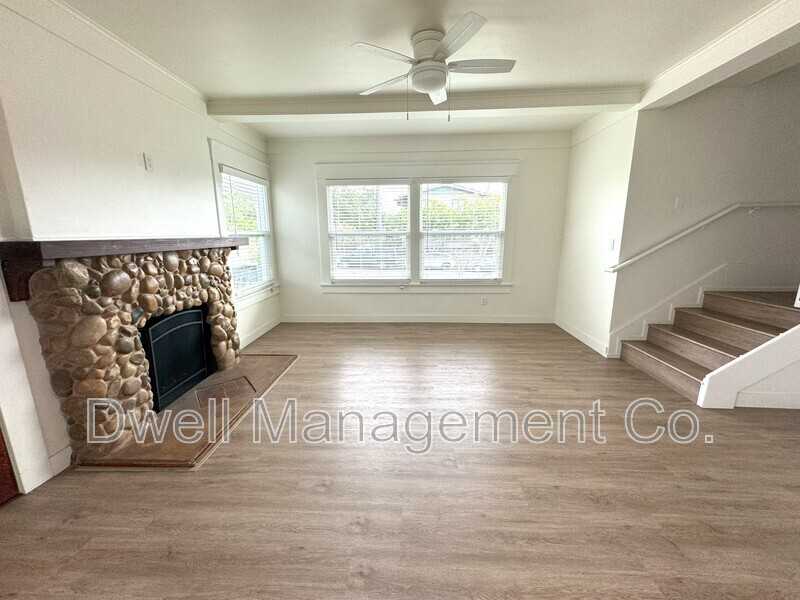 1504 Dale St - Photo 3 of 22