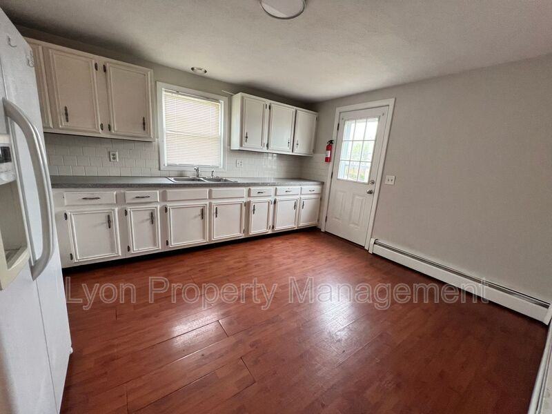 103 Enfield St - Photo 3 of 13