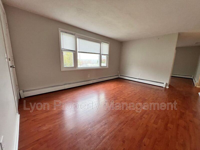 103 Enfield St - Photo 4 of 13