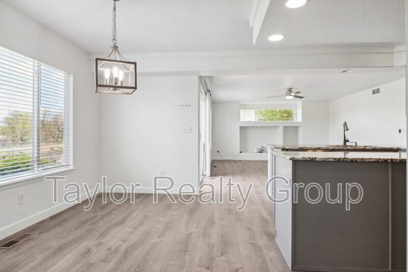20875 E 49th Ave - Photo 5 of 25